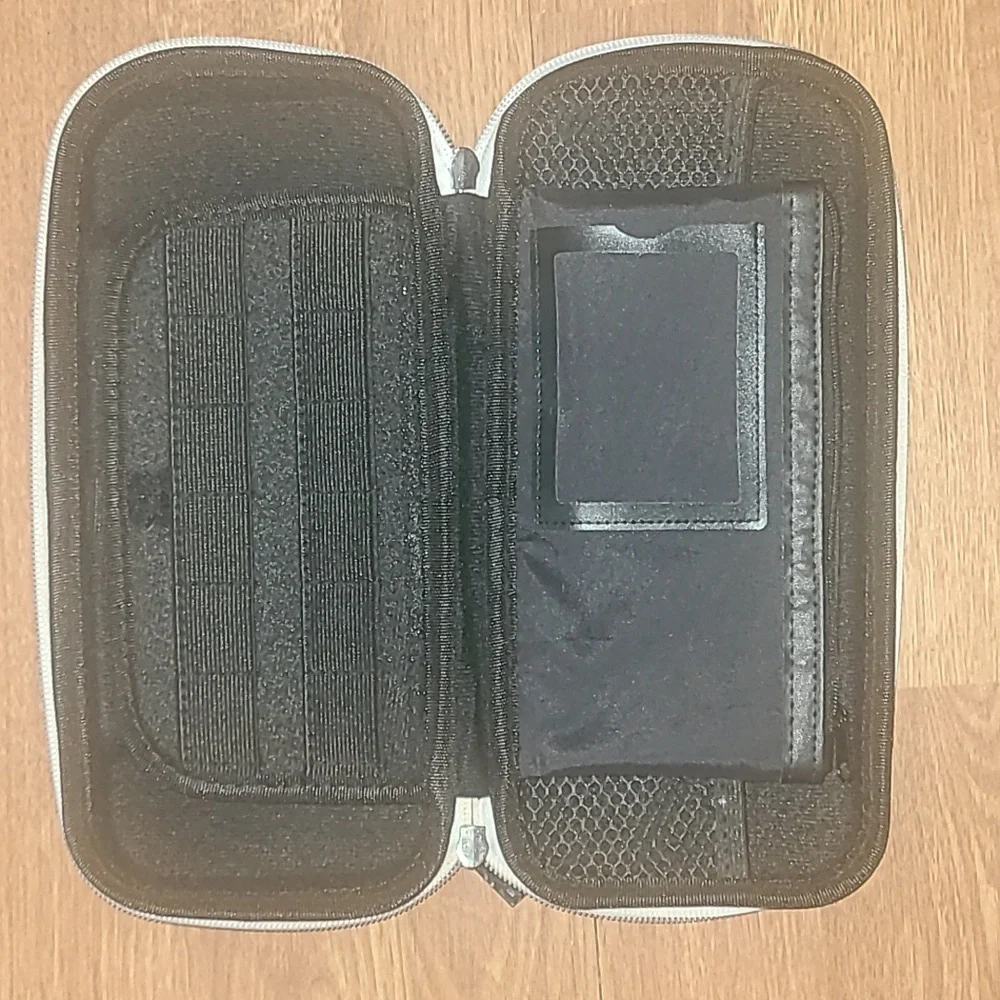 Nintendo Switch Carrying Case - Picture 2 of 3